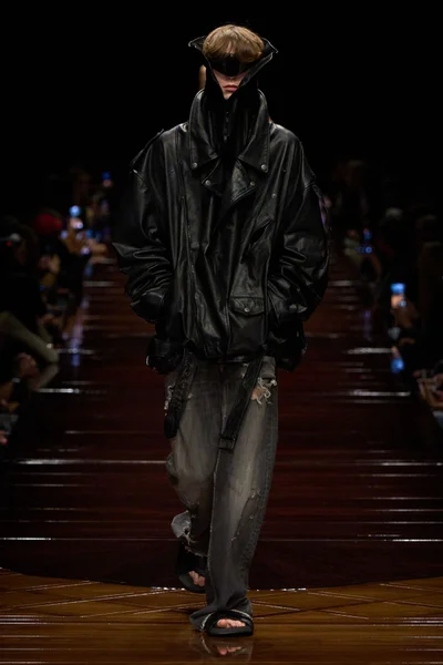 Look 44
